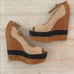 EUC H by Halston Platform Suede Sandals Sz 8